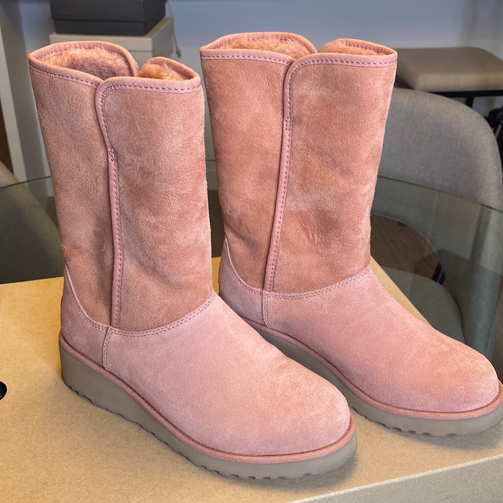 BRAND NEW UGG Amie Boot